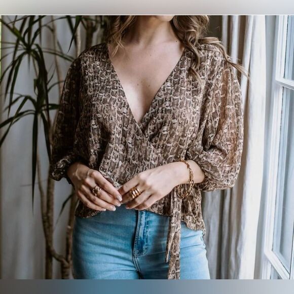 Veronica M Snakeskin Blouse Wrap M - Picture 1 of 7